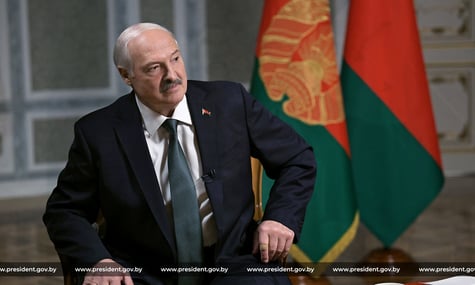 «Я не їхній су*ий син». Лукашенко відповів на докори в перемовинах зі США, запевнивши, що не змовляється проти рф