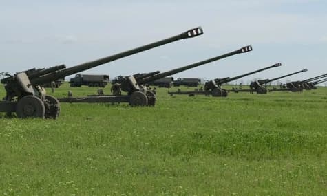 На південному фронті — артилерійські дуелі, ЗСУ атакували російські позиції та влучили в склад боєприпасів