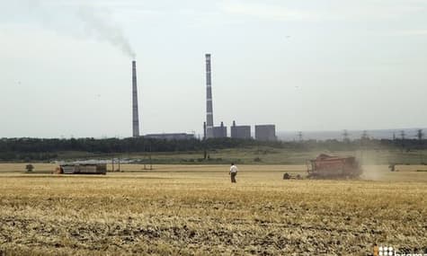 “We Call Landmines Potatoes”: Inside East Ukraine’s Precarious “Bread Ceasefire”