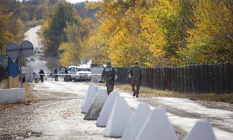 Veterans Remove Legal Arms from Zolote in Donbas