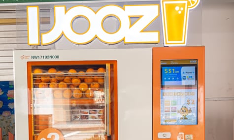 Облизав соломинку і поклав назад в автомат. У Сінгапурі французькому підлітку загрожує тюрма