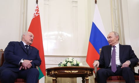 Глава росії володимир путін та самопроголошений президент Білорусі Олександр Лукашенко