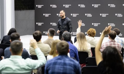 Україні потрібні підрозділи, які шукатимуть і знищуватимуть екіпажі російських дронів — Хмара