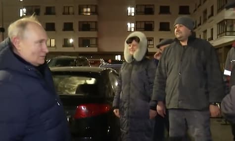 Міноборони України пояснило, чому путін приїхав до Маріуполя вночі