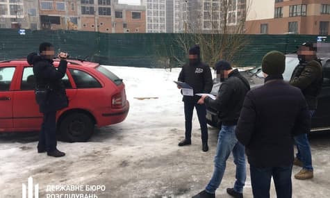 Сотрудника СБУ подозревают в похищении человека и вымогательстве почти 3 млн грн. Его задержали