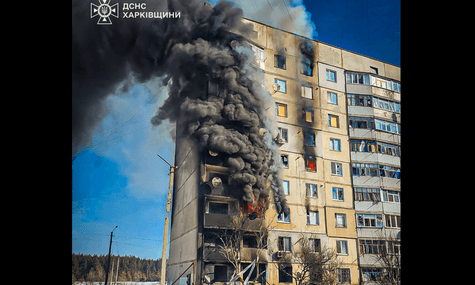 Окупанти обстріляли Харківщину: у Ківшарівці горіла багатоповерхівка