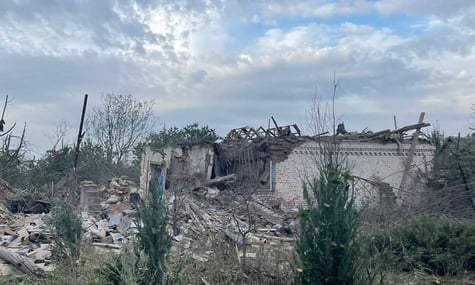 В Донецкой области россияне сбросили авиабомбу на дом, убив целую семью