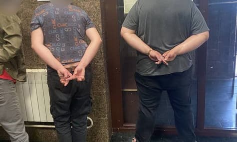 У Києві затримали чоловіків, які скидали фото наслідків ракетних ударів на російський номер