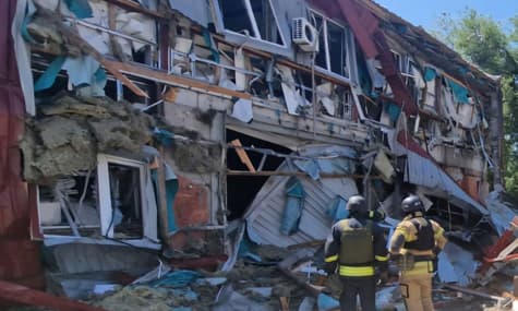 В Днепре россияне повредили многоэтажку и предприятие. Есть погибший, 12 раненых (ДОПОЛНЕНО)