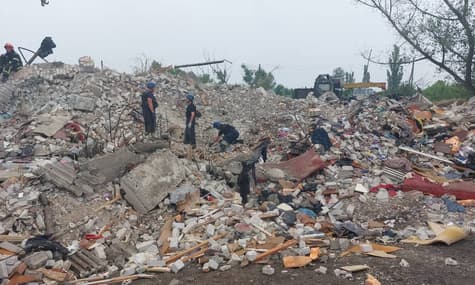 Кількість загиблих від удару по Часовому Яру зросла до 48, розбір завалів продовжується