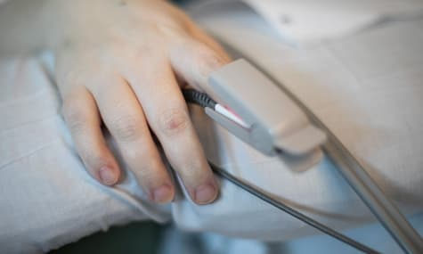 Что такое сатурация, почему важно ее контролировать при COVID-19 и при чем тут пульсоксиметр