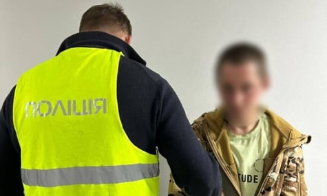 Киянин пограбував ветерана на колісному кріслі. Тепер він проведе 8 років за ґратами