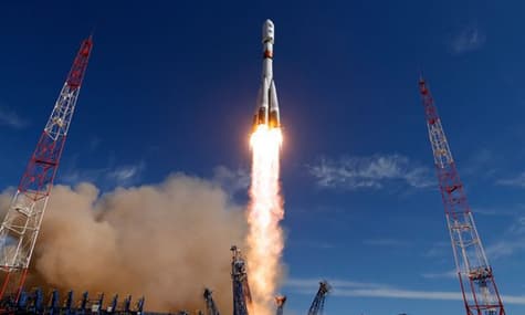На російській ракеті «Союз» після запуску аварійно вимкнулися двигуни: екіпаж живий — «Интерфакс»