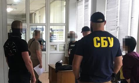 З України без декларування вивезли понад $28 млн у валізах. Справу розслідує СБУ