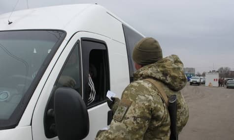 На Закарпатті автомобіль наїхав на прикордонника: він помер у лікарні