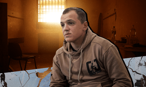 «Мене змусили їсти наш прапор». Історія морського піхотинця, звільненого з полону