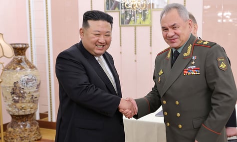 КНДР направить до росії саперів та будівельників, а «Пошта росії» запускає відправлення посилок до Північної Кореї