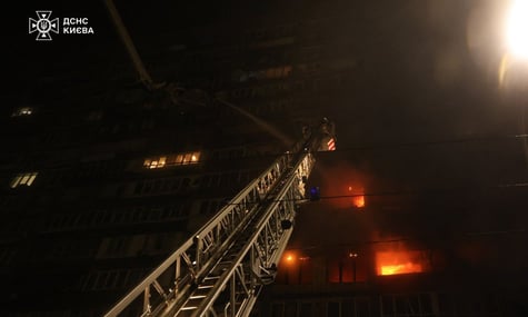 Киев и другие города массированно атаковали российские войска: левый берег столицы — без света, есть раненые