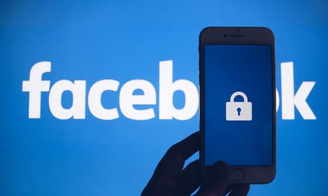 «Mr Sh*thole»: Facebook перевел фамилию лидера Китая с бирманского нецензурным английским словом