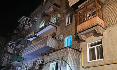 Оккупанты попали ракетами по многоэтажке в Запорожье — есть погибшие и раненые