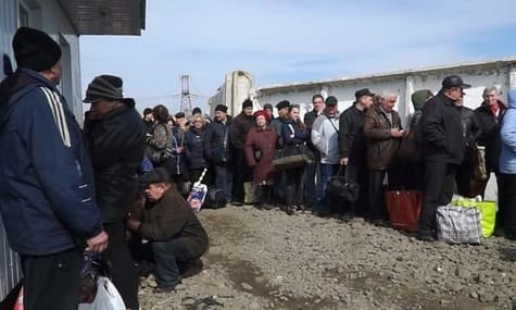 EU Sends Money To End Chronic Checkpoint Lines on Eastern Ukraine Frontline