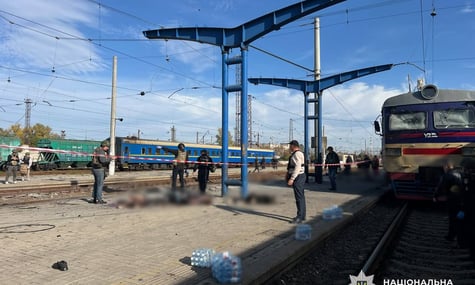 Наслідки російської атаки на залізничний вокзал у Дніпрі