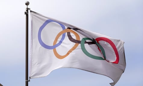 Прапор з олімпійськими символами