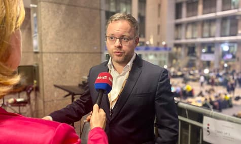 У Орбана заявили, що він не прагнув зірвати початок перемовин про вступ України до ЄС, коли покинув залу голосування