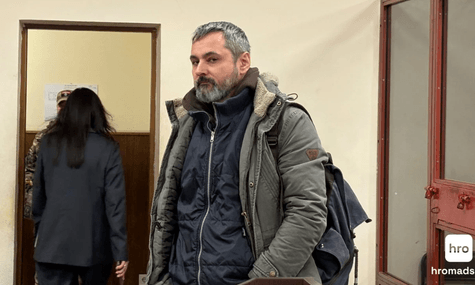 Режисер Андрій Білоус, якого підозрюють у сексуальному насильстві, у Печерському районному суді