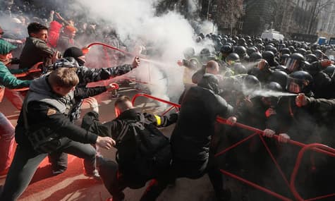 «Нині вже»: Нацкорпус проти Порошенка, Луценко і корупція в оборонці, скандальне Євробачення