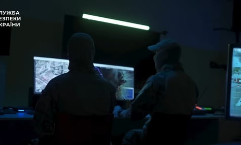 Зеленський нагородив захисників, які стояли за «історичною» операцією СБУ «Павутина»
