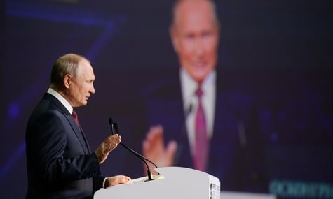 Відключили зв'язок заради путіна. Петербурзький економічний форум розпочався без інтернету — ЦПД