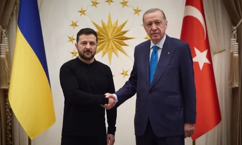 Зеленський прибув з візитом до Туреччини, зустрінеться з Ердоганом