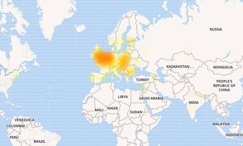 У роботі Facebook стався збій