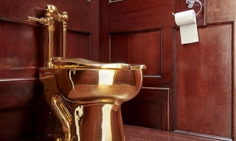 У Британії затримали трьох підозрюваних у викраденні золотого унітазу з палацу