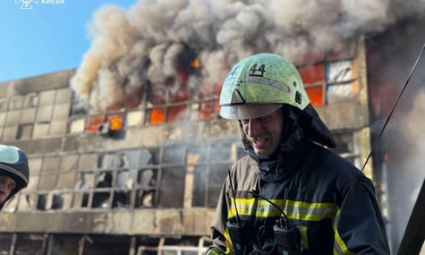 За майже 10 годин масованої атаки росіяни запустили 18 ракет та близько 400 дронів — Зеленський