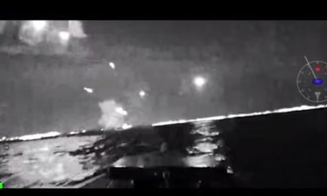 Українські моряки уразили катери рф, які охороняли Керченський міст (ВІДЕО)