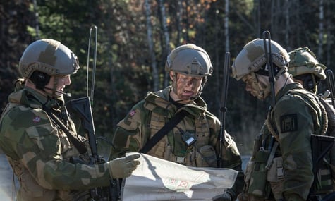 У Норвегії пояснили причину зникнення десяти військових під час навчань біля кордону з рф: вони заблукали