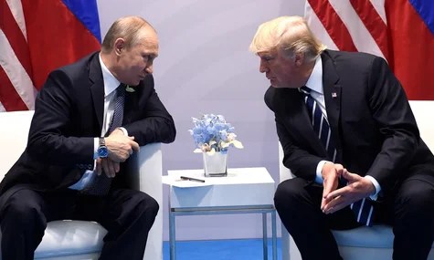 WSJ: Телефонні розмови лідерів США і рф тривають годинами через довгі монологи путіна, які Трамп уважно слухає