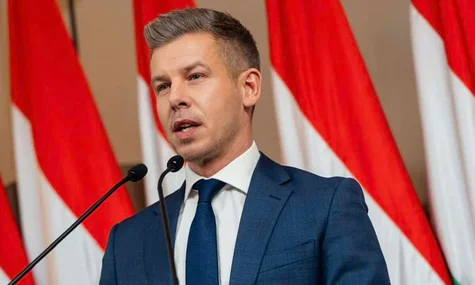 Вибори в Угорщині: опозиція продовжує лідирувати, але партія Орбана покращила свої позиції