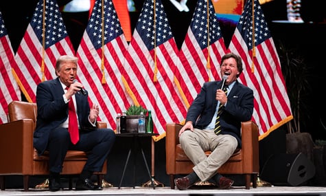 Президент США Дональд Трамп з американським журналістом Такером Карлсоном