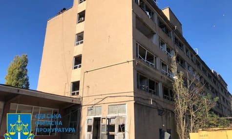 Обстріли Одещини: постраждали чотири працівники судноремонтного заводу
