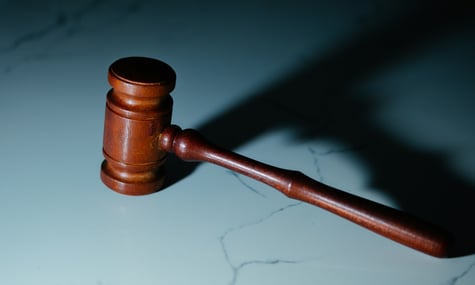 У рф покарали жінку, яка в чаті будинку назвала чоловіка «хохлом». Політики ж регулярно вживають це слово — «Верстка»