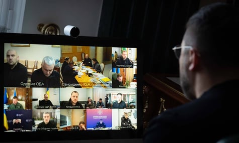 Більш як половина Києва — без електрики, 4 тисячі будинків досі без тепла — Зеленський