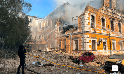 Обгоріла будівля НАН України в Києві Обгоріла будівля НАН України в Києві