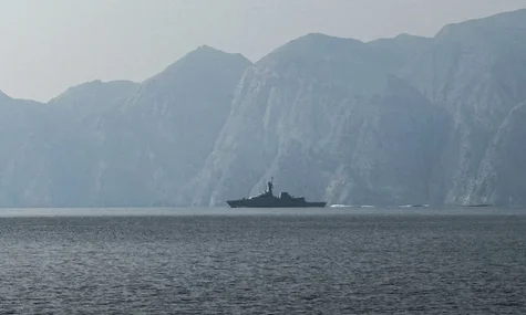 Іран пропускатиме лише танкери з нафтою, яка торгується в китайських юанях — CNN