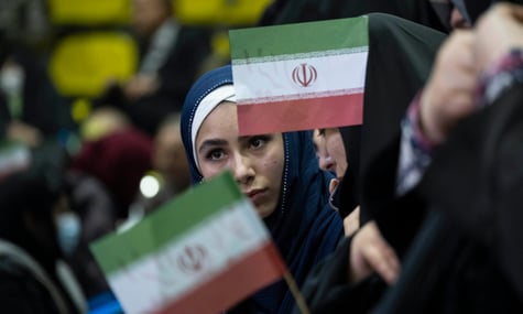 В Ірані помилували жінку, яку дитиною видали заміж і мали стратити за вбивство: «відкупні» для неї зібрали в останній момент