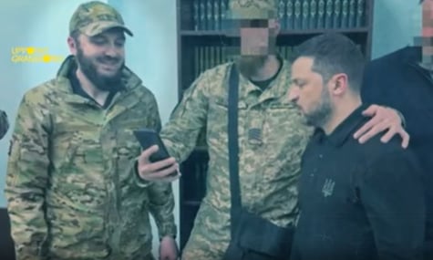 Швеція відправила на війну в Україну чоловіка, якого вважає ісламістом. Він отримав медаль і бачився з Зеленським — SVT