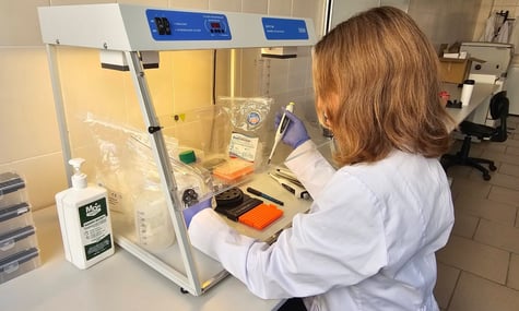 В Україні вперше відкрили лабораторію полярної біології. Там аналізують зразки з «Вернадського»