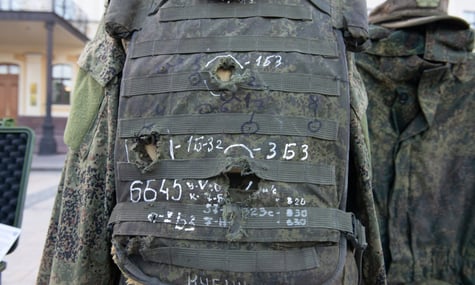 Просто хотів підігріти інтерес. Продавець «бронежилета полоненого росіянина» у Фінляндії визнав, що не знав, кому він належав